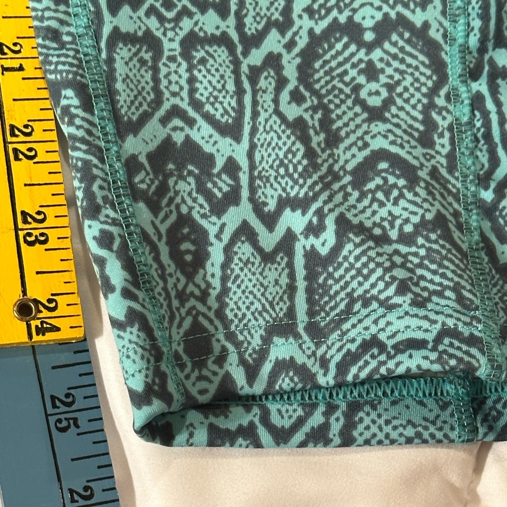 3X POP Fit Women's Green Grey Snakeskin Print Athletic Leggings with Pockets - Picture 11 of 12